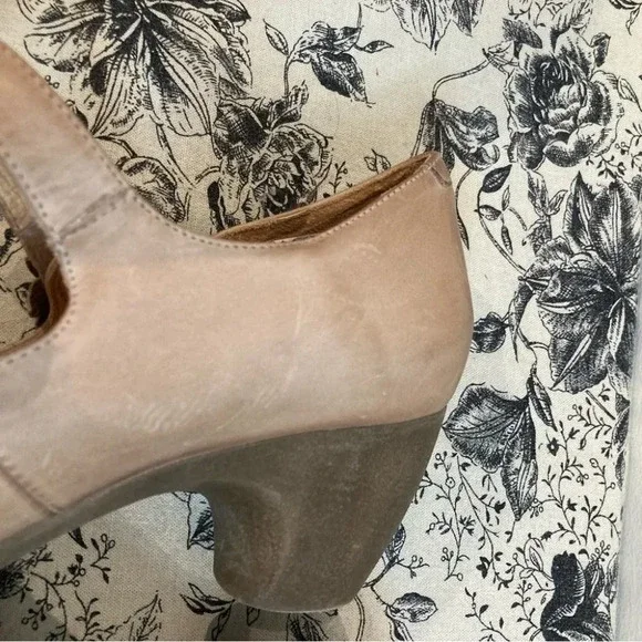 PORTOFINO Sz 41 Heeled Sandal With  Velcro Closure Adorned with Flower - Picture 5 of 16